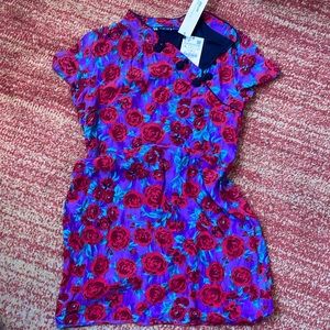 Rose 🌹 print mini dress with Mandarin collar with side zipper.